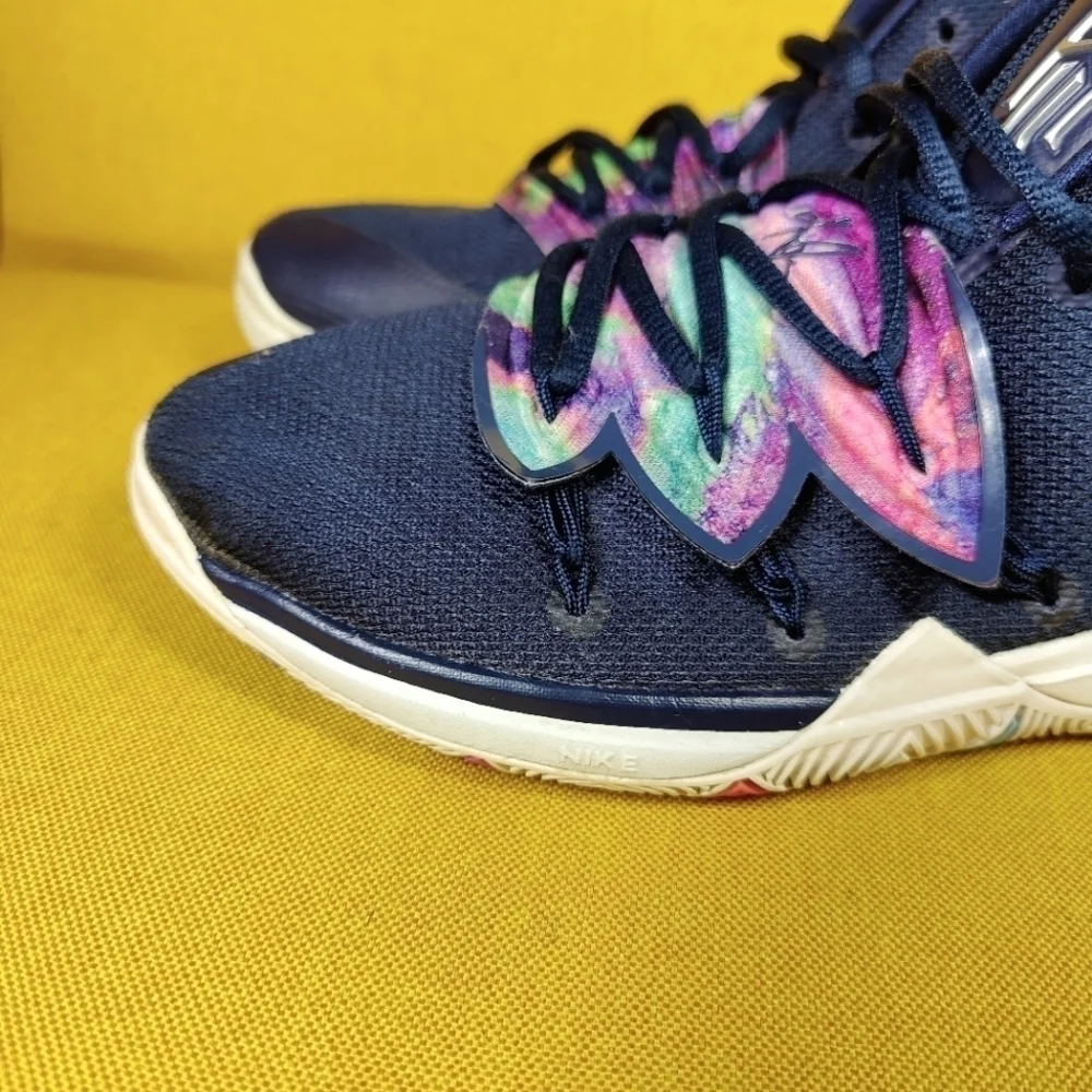 Nike Kyrie 5 Galaxy Basketball Sneaker Navy White Big Kid Athletic Shoes Size 5Y